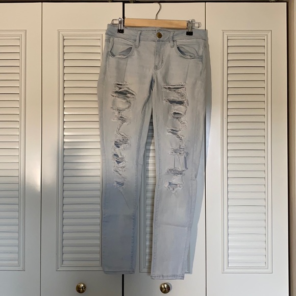 American Eagle size 6 light denim distress pants - Picture 1 of 3